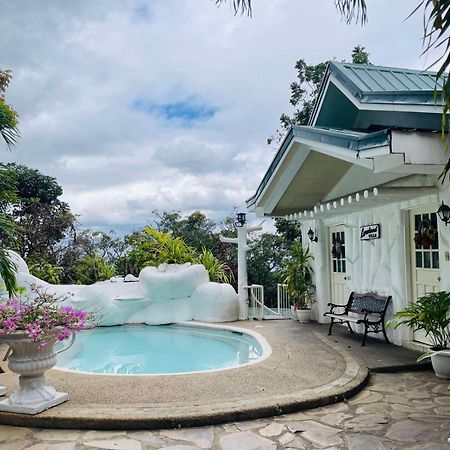 Loreland Farm Resort Антиполо Экстерьер фото
