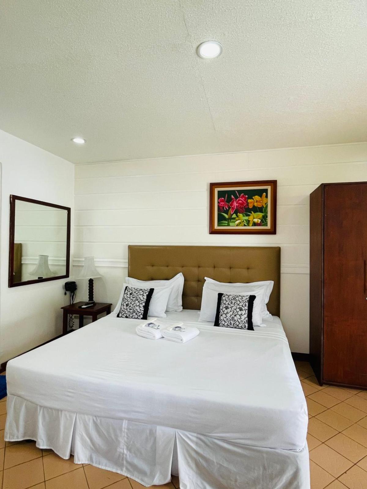Loreland Farm Resort Антиполо Экстерьер фото